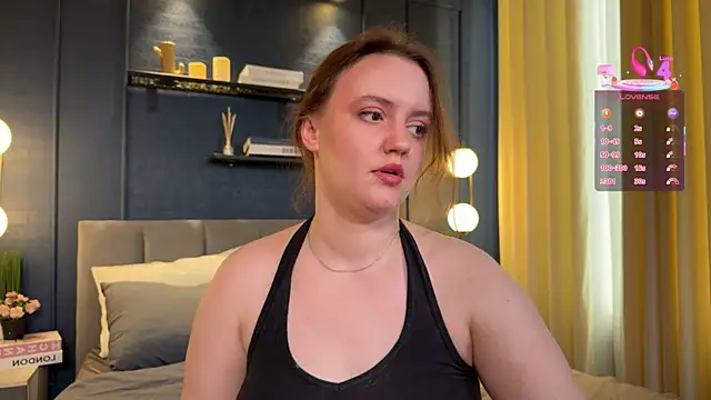 Lella Ryann  online show from 11/30/25, 06:41