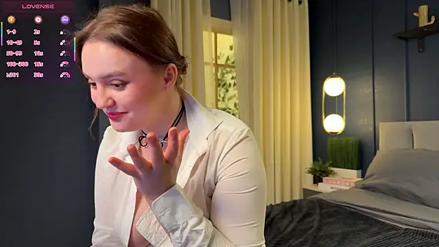 Lella Ryann  online show from 02/05/26, 05:42