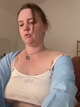 Snapshot of Lella_Ryann_ chatting on 06/27/26, 06:41 Lella Ryann online show from 06/27/26, 06:41