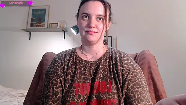 Snapshot of Lella_Ryann_ chatting on 06/20/26, 09:53 Lella Ryann online show from 06/20/26, 09:53