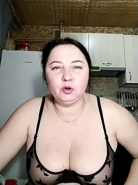 Snapshot of Holly-69 chatting on 03/22/25, 04:15 Holly-69 online show from 03/22/25, 04:15