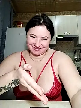Snapshot of Holly-69 chatting on 02/18/25, 08:58 Holly-69 online show from 02/18/25, 08:58