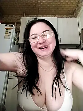 Snapshot of Holly-69 chatting on 03/20/25, 04:42 Holly-69 online show from 03/20/25, 04:42