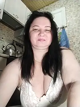 Snapshot of Holly-69 chatting on 05/15/26, 05:22 Holly-69 online show from 05/15/26, 05:22