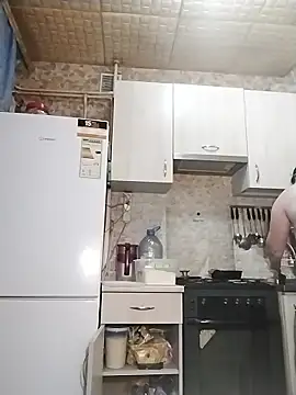 Snapshot of Holly-69 chatting on 01/16/26, 05:06 Holly-69 online show from 01/16/26, 05:06