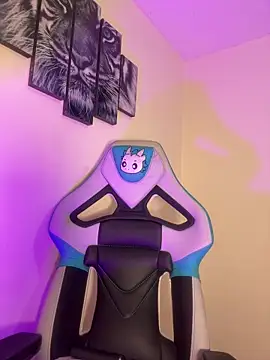 missycanoo online show from 12/04/25, 01:04