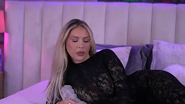 SelenaFrost online show from 03/10/26, 09:02