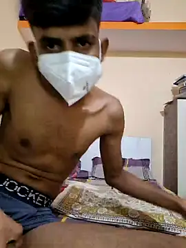 Snapshot of KissesBoyAD chatting on 12/12/24, 01:39 KissesBoyAD online show from 12/12/24, 01:39