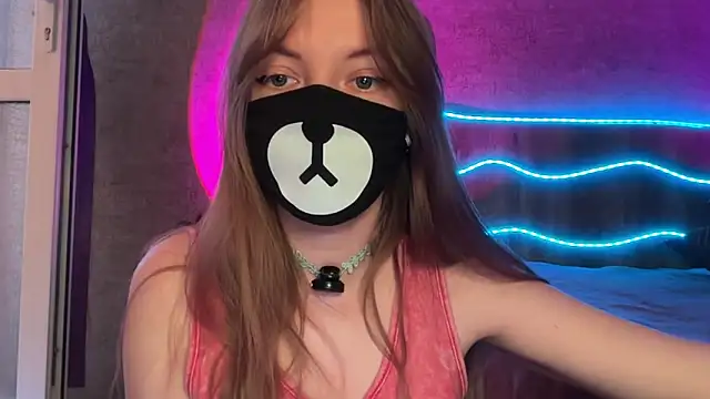 Your Little Bear online show from 05/18/26, 04:07