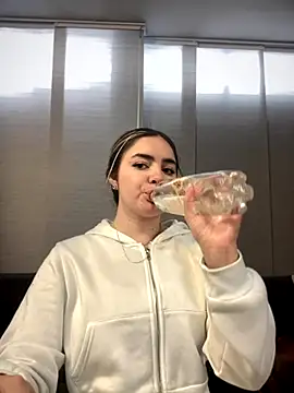 imlindapink online show from 09/11/25, 04:51