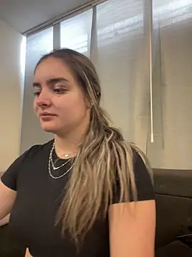 imlindapink online show from 10/06/25, 02:51