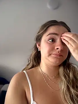 imlindapink online show from 11/14/25, 04:32