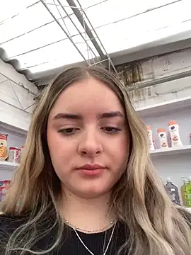 imlindapink online show from 04/15/26, 04:44