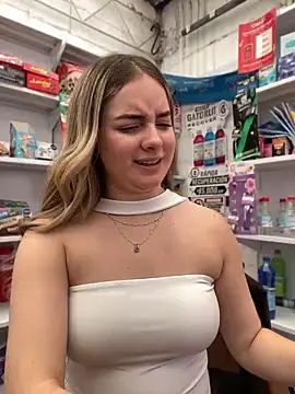 imlindapink online show from 04/08/26, 04:30