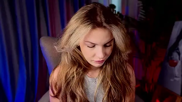 Snapshot of ElizavecaSunrise chatting on 10/02/25, 10:07 ElizavecaSunrise online show from 10/02/25, 10:07