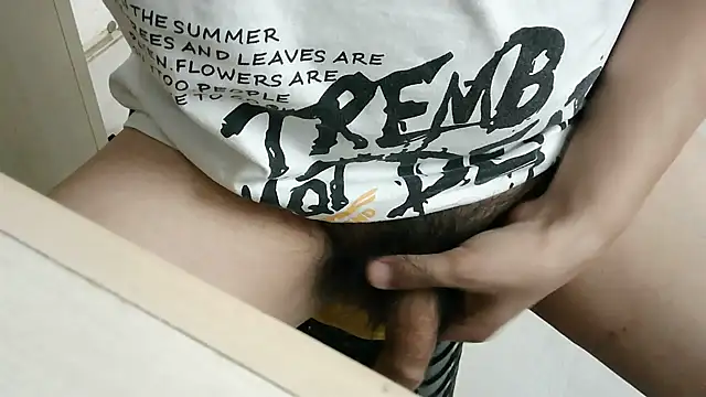 Snapshot of XiaoGuoGuo284512 chatting on 10/31/25, 10:16 XiaoGuoGuo284512 online show from 10/31/25, 10:16