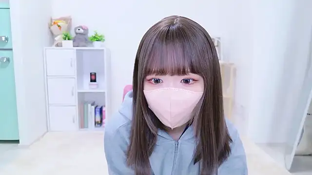 328 mitsuha online show from 10/18/25, 12:18