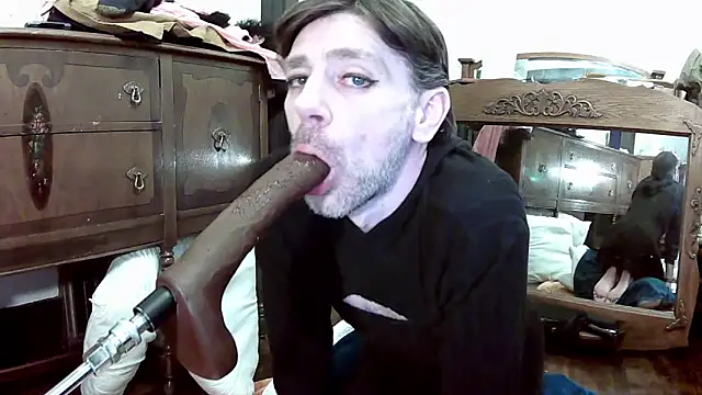 Snapshot of MaxJr8008 chatting on 02/24/26, 10:38 MaxJr8008 online show from 02/24/26, 10:38