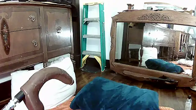 Snapshot of MaxJr8008 chatting on 02/15/26, 07:51 MaxJr8008 online show from 02/15/26, 07:51