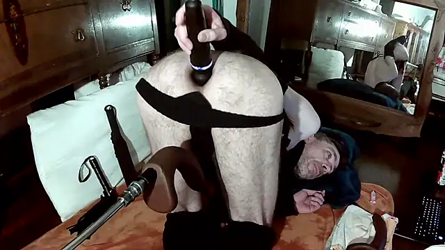 MaxJr8008 online show from 03/28/26, 08:37