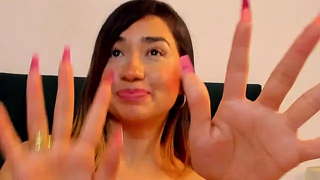 LisaWhite  online show from 03/05/25, 05:07