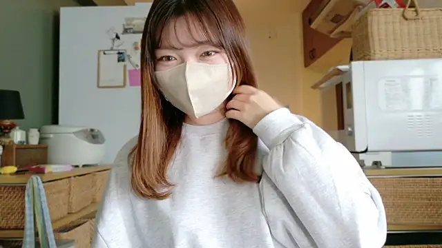  Yui  online show from 10/12/25, 04:25