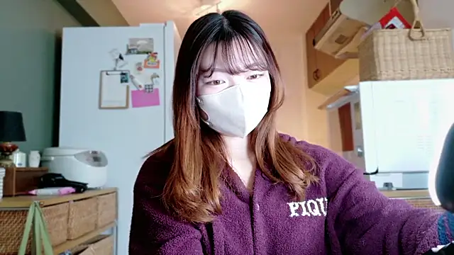  Yui  online show from 10/24/25, 03:27