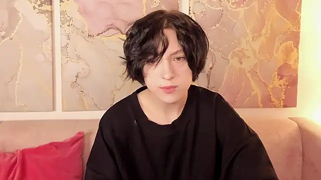 Snapshot of fiamoory chatting on 11/08/25, 12:47 fiamoory online show from 11/08/25, 12:47