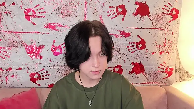 Snapshot of fiamoory chatting on 10/31/25, 08:44 fiamoory online show from 10/31/25, 08:44