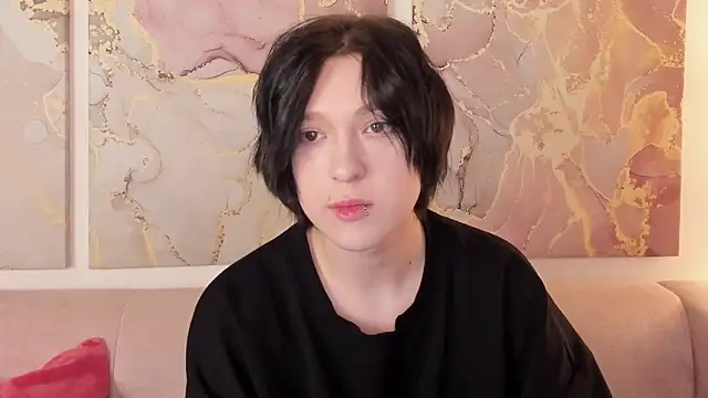 Snapshot of fiamoory chatting on 11/06/25, 01:09 fiamoory online show from 11/06/25, 01:09