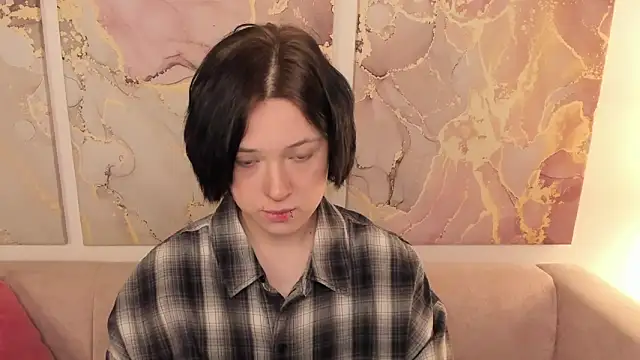 Snapshot of fiamoory chatting on 11/11/25, 12:38 fiamoory online show from 11/11/25, 12:38