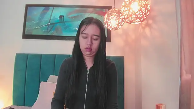 LaraGoldd online show from 11/15/25, 12:31