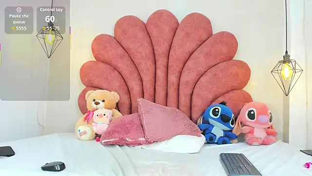 Snapshot of zamanthapalmer1 chatting on 12/15/25, 02:28 zamanthapalmer1 online show from 12/15/25, 02:28