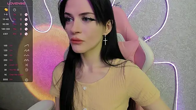 Snapshot of Molly_Crystall chatting on 07/14/26, 03:00 Molly Crystall online show from 07/14/26, 03:00