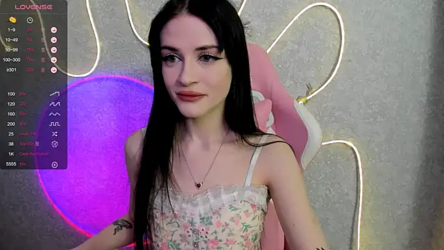 Molly Crystall online show from 05/15/26, 03:48