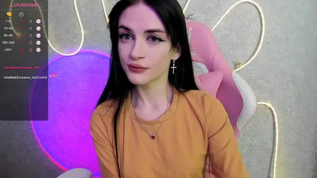 Molly Crystall online show from 05/18/26, 03:17