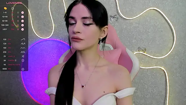 Molly Crystall online show from 05/12/26, 02:52