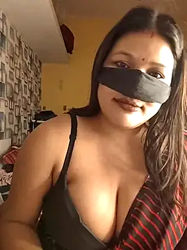 Radhikadavi879 online show from 12/18/25, 08:34