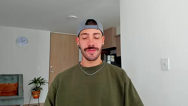 Guyinthemountain online show from 12/24/24, 03:05