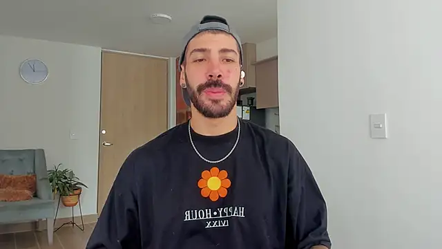 Guyinthemountain online show from 02/10/25, 03:32