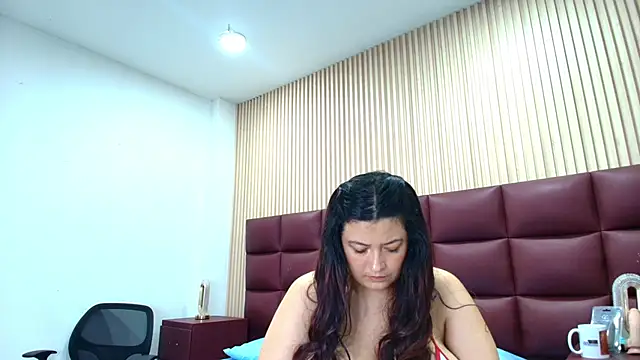 JulietaKane online show from 11/07/25, 10:57