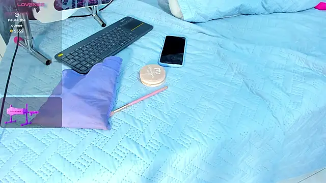 JulietaKane online show from 10/25/25, 05:06