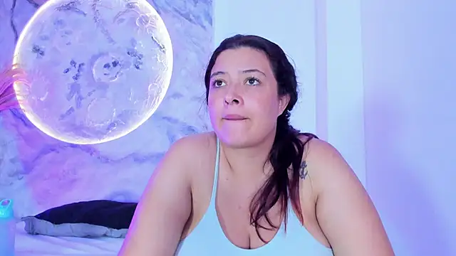 JulietaKane online show from 03/17/26, 05:21