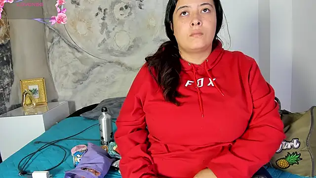 JulietaKane online show from 12/05/25, 04:55