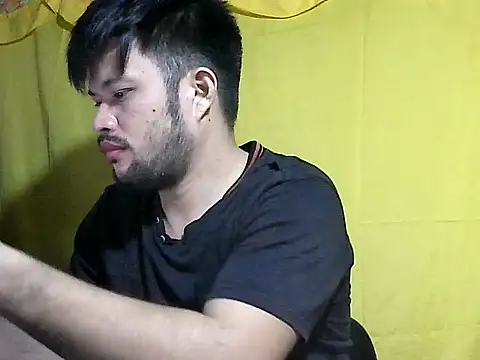 Snapshot of HairyHottestpinoyHandsome chatting on 05/31/26, 01:28 HairyHottestpinoyHandsome online show from 05/31/26, 01:28