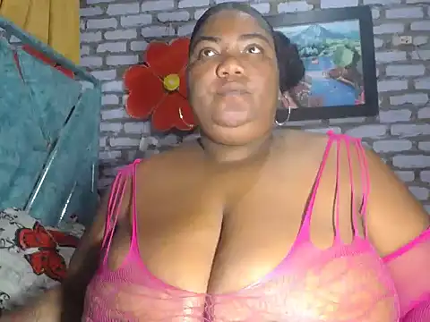 Snapshot of bustyboobsperver chatting on 10/16/25, 01:30 bustyboobsperver online show from 10/16/25, 01:30