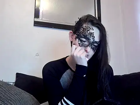 LexiSnowUK online show from 02/11/25, 09:52