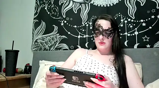 LexiSnowUK online show from 02/26/25, 11:41