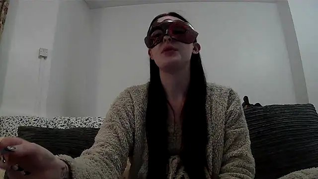 LexiSnowUK online show from 03/26/26, 09:46