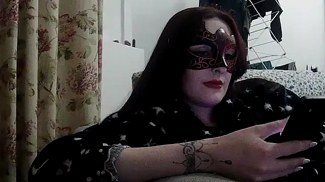 LexiSnowUK online show from 04/21/26, 08:26